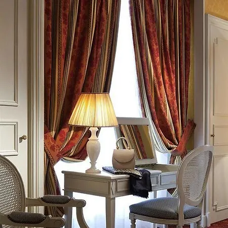 Grand Paris Ξενοδοχείο 3*