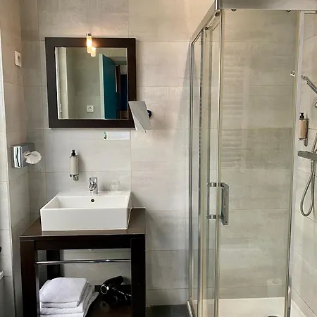 Grand Paris - Boutique 3*