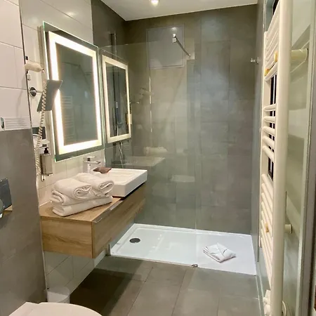 Grand Paris - Boutique 3* Clichy