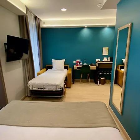Hotell Grand Paris 3*
