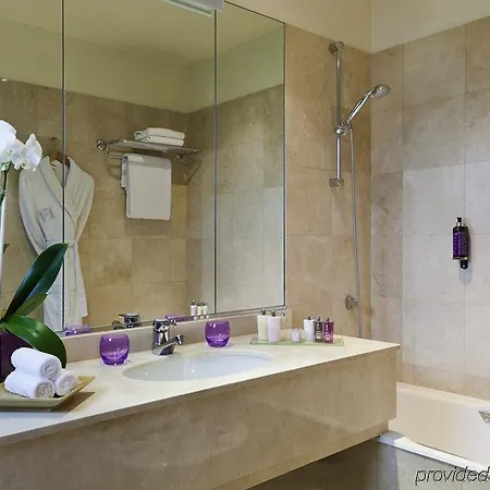 Grand Paris - Boutique 3* Clichy