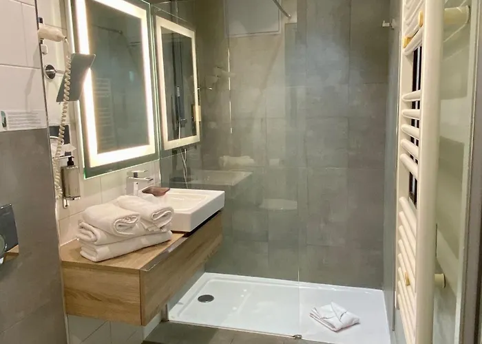 Grand Paris 3* Клиши