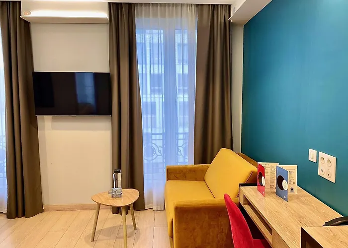 Hotell Grand Paris 3*