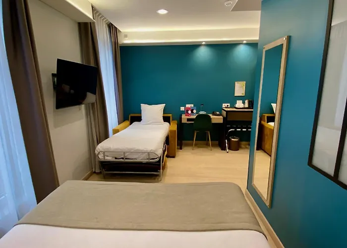 Отель Grand Paris 3*